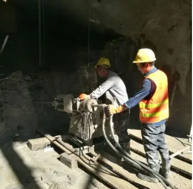 曲麻莱水下抗分散灌浆料特点 水下不分散注浆料介绍